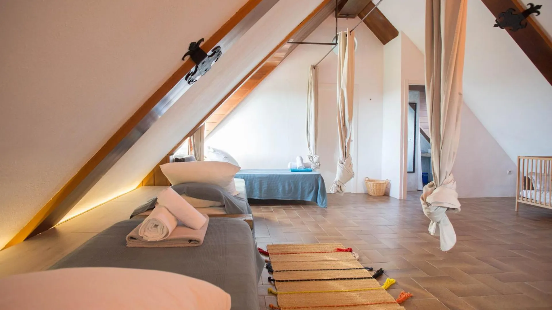 Holiday park Attic Dels Sentits Hotel Perafita