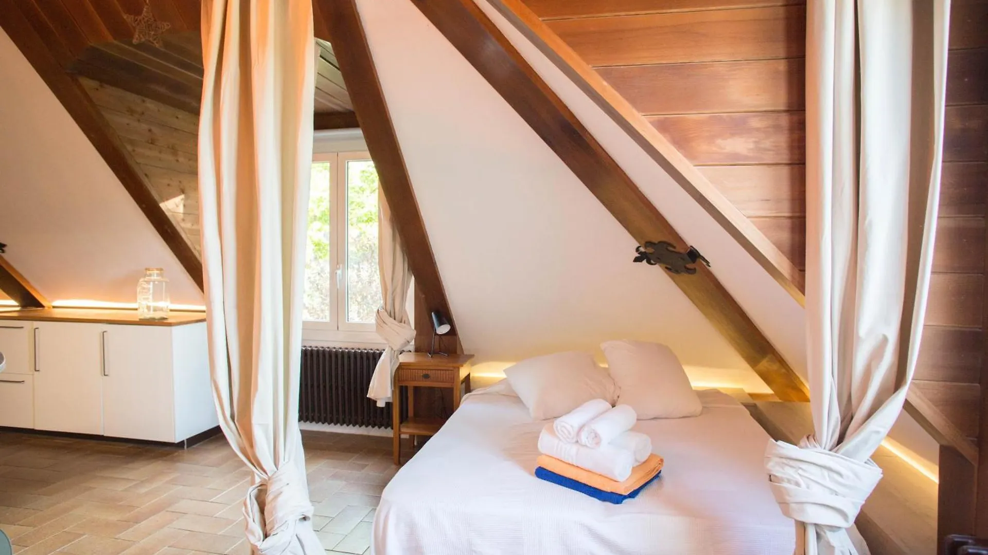 Attic Dels Sentits Hotel Perafita